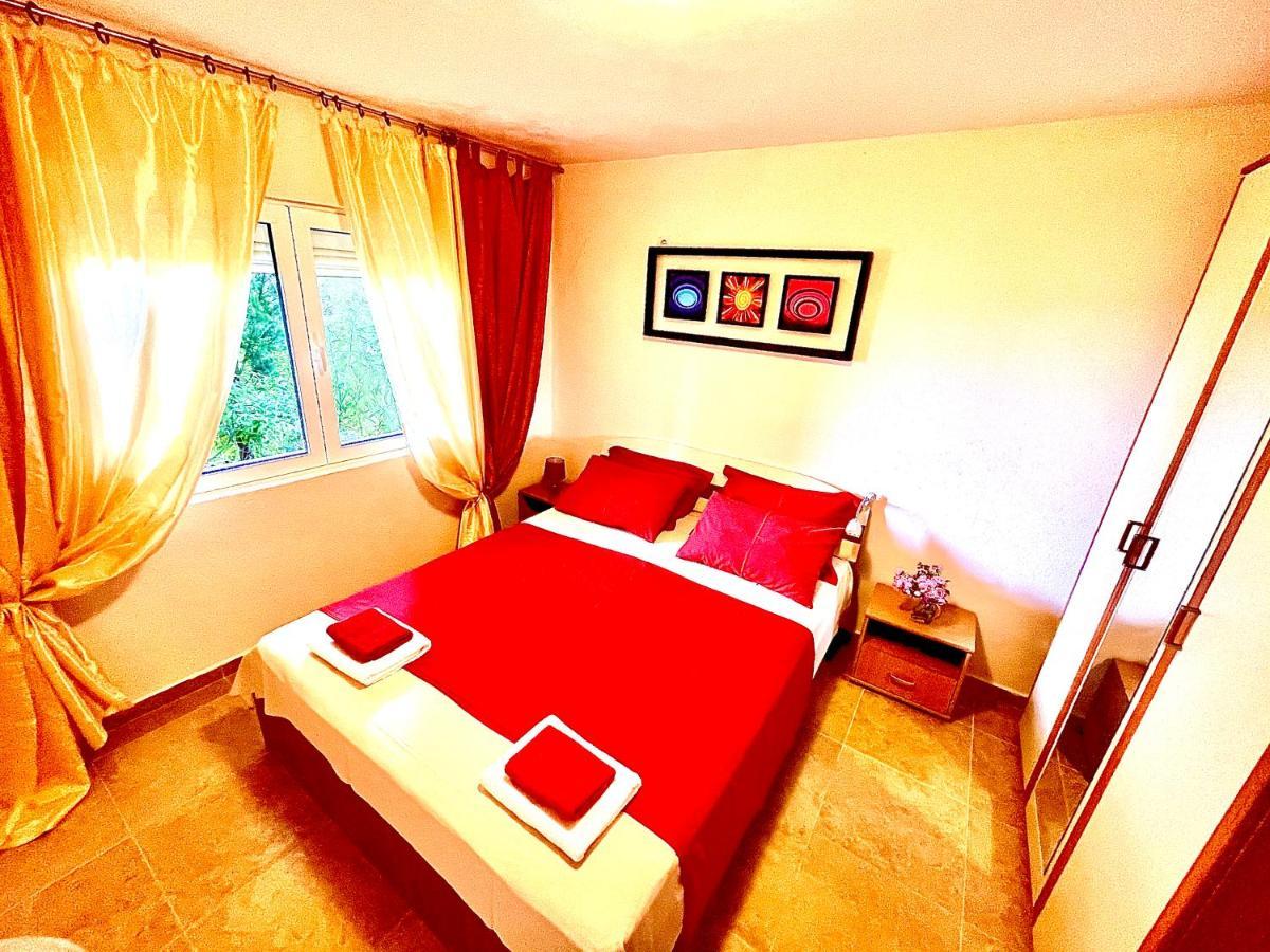 Holiday Home Viko Sutomore Εξωτερικό φωτογραφία
